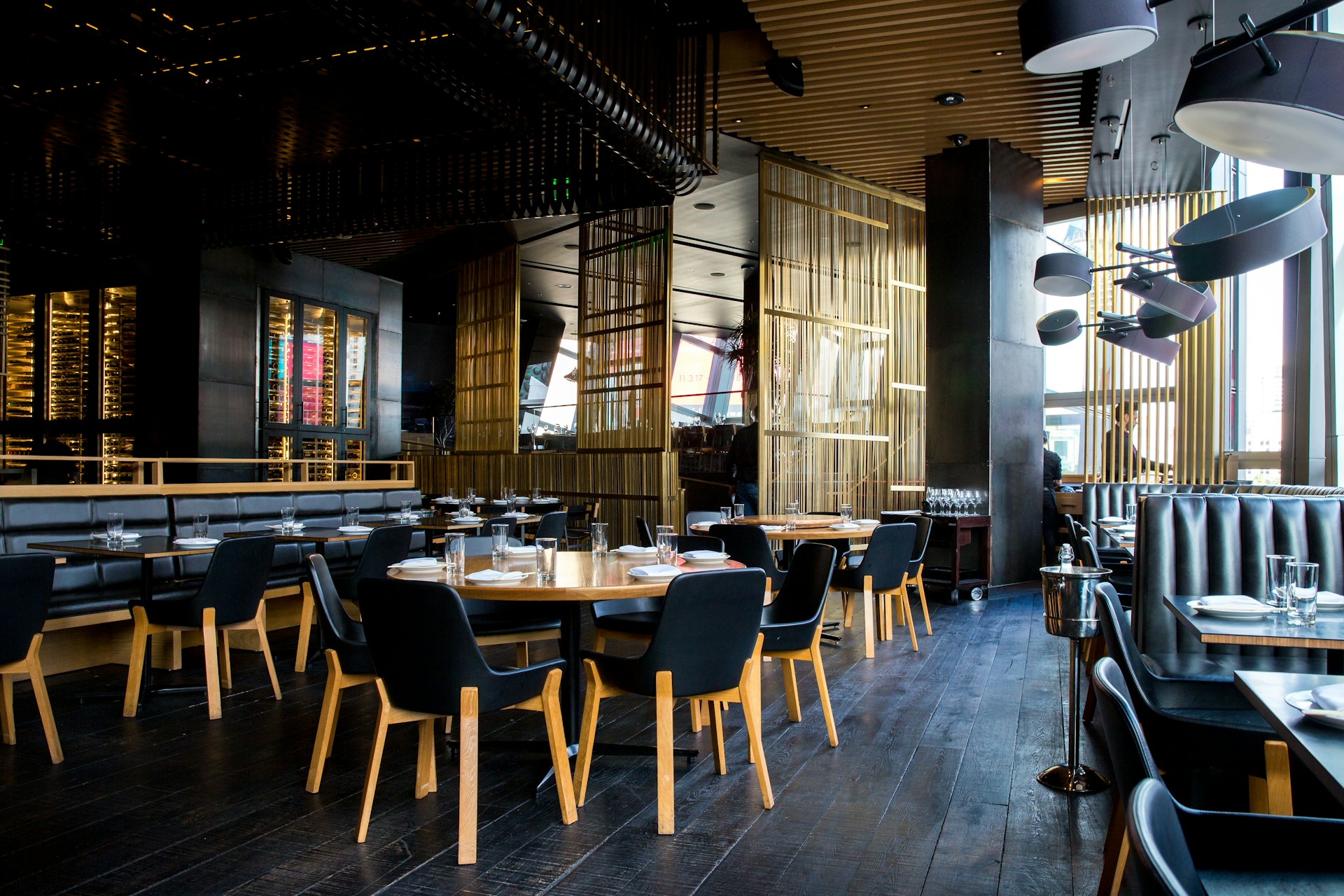 Cinematic Short-Video Websites for Restaurants on web.best