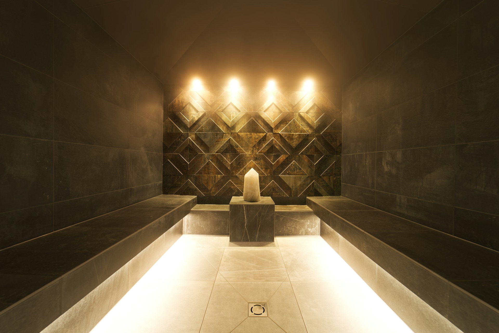 How Spas Can Attract More Clients With Cinematic Short-Videos